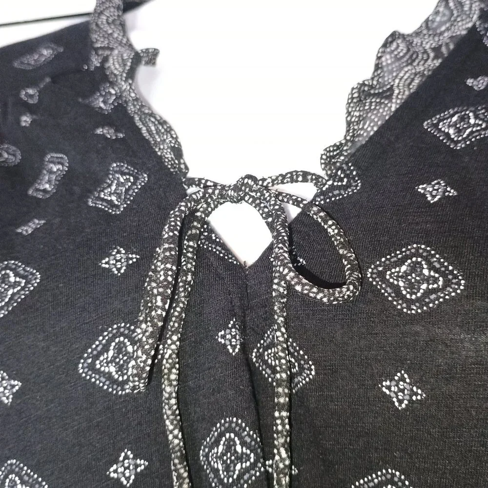 Casual Lucky brand mixed media short, ruffled sleeve and vneck  blouse size L - Picture 4 of 9